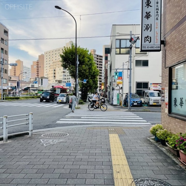 久保木ビル 前面歩道