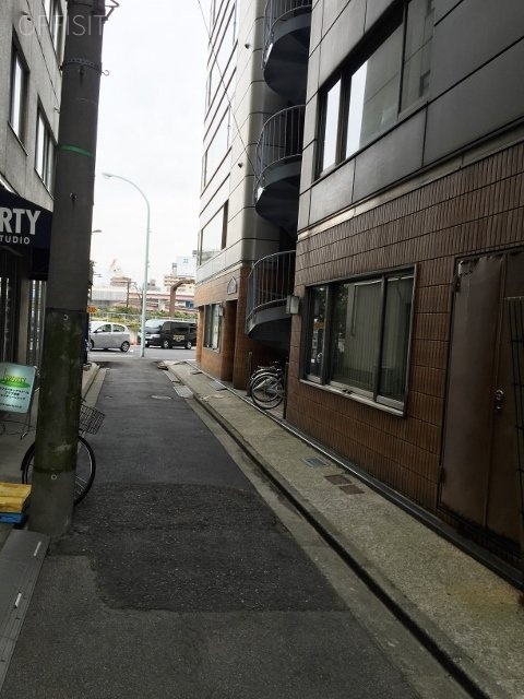 サンライズ升和ビル ビル前面道路