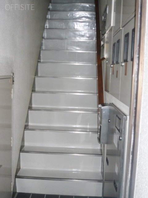 栗山ビル 階段