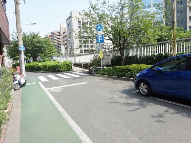 ブルーベルビル ビル前面道路