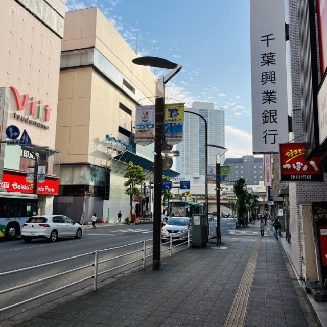 大塚ビル 前面歩道