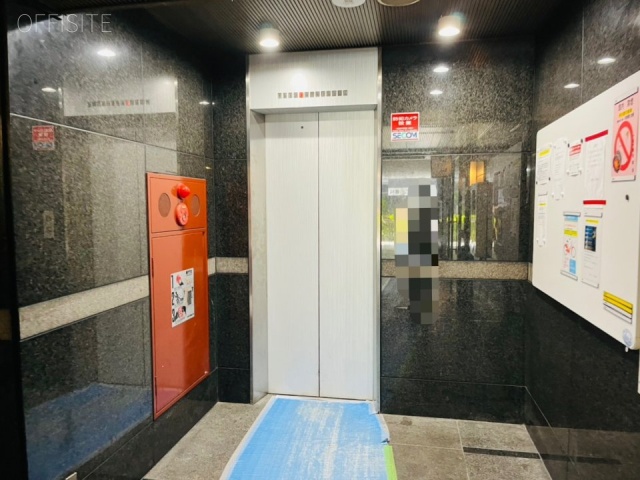 新横浜磯栄ビル　エントランス
