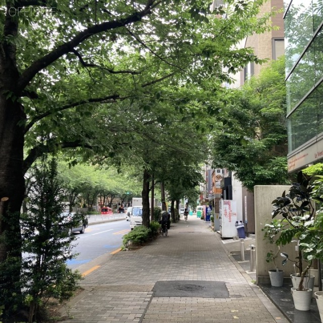広尾宮田ビル ビル前面道路