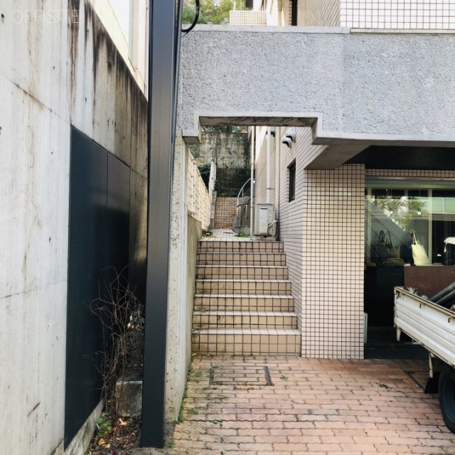 篠田ビル エントランス