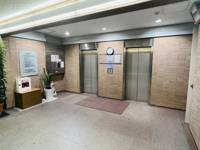 秩父屋ビル エントランス