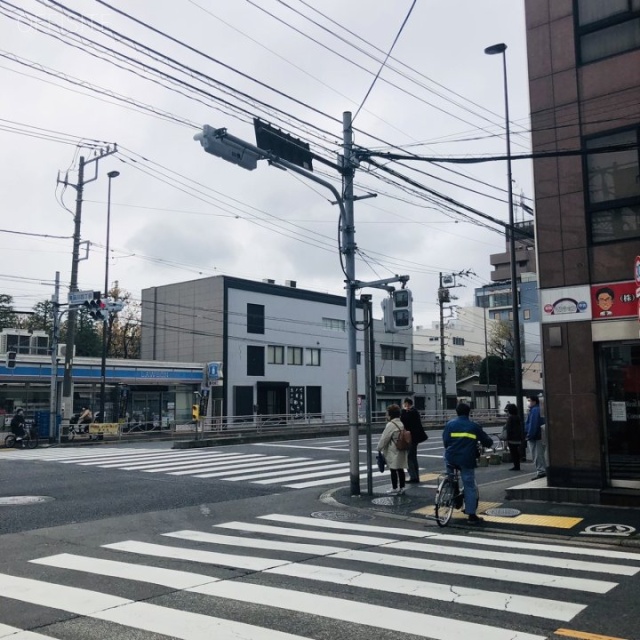 TSビル ビル前面道路