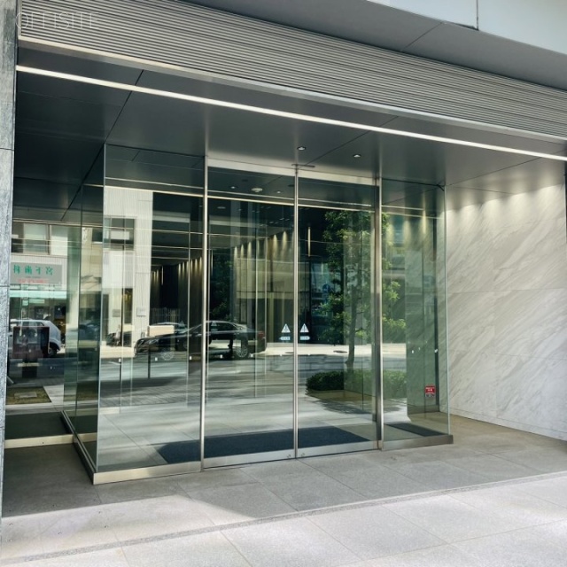 名古屋伏見ビル オフィスビル出入口