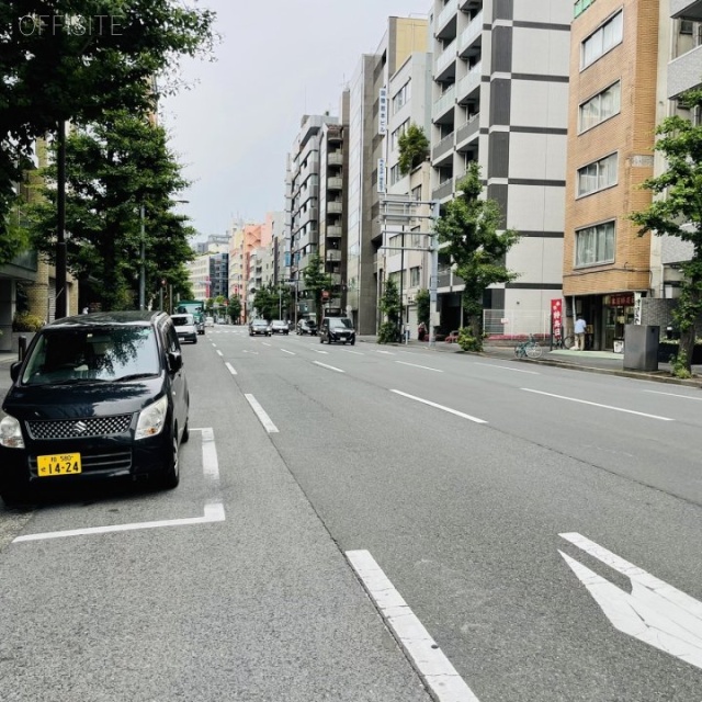 エステックビル ビル前面道路