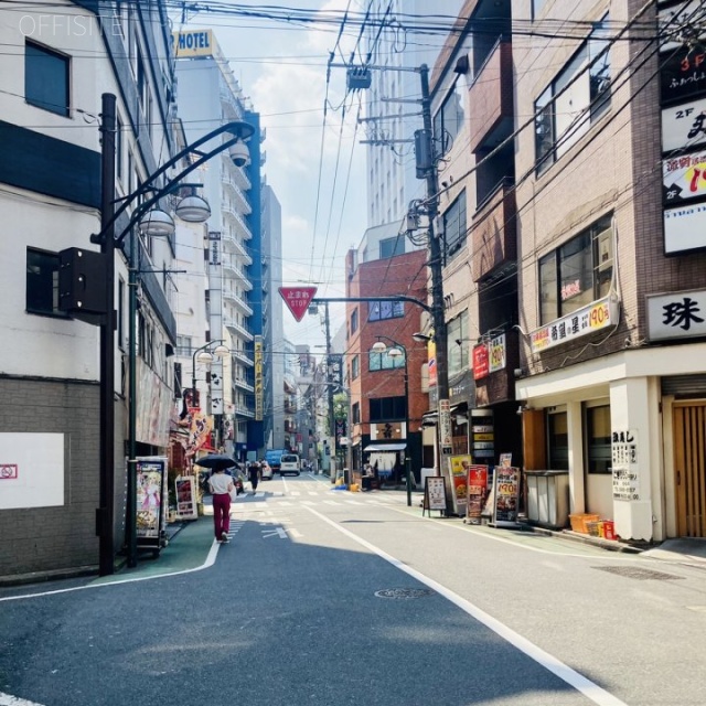 Palace池袋 ビル前面道路