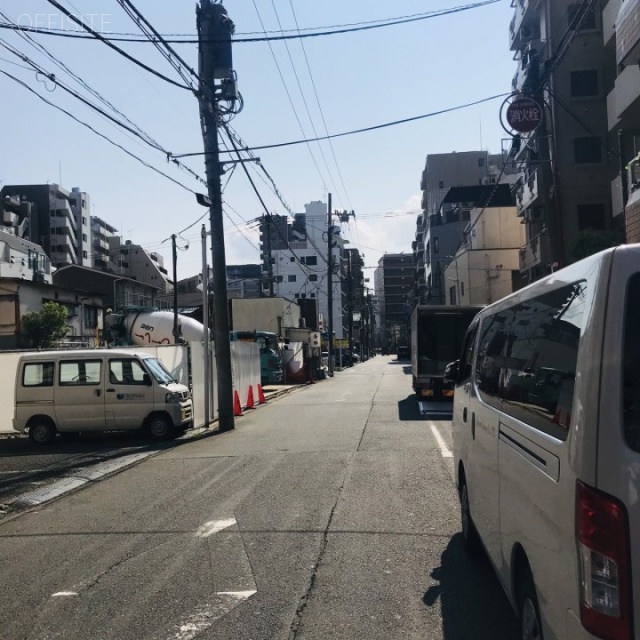 パートナーズ川崎 ビル前面道路