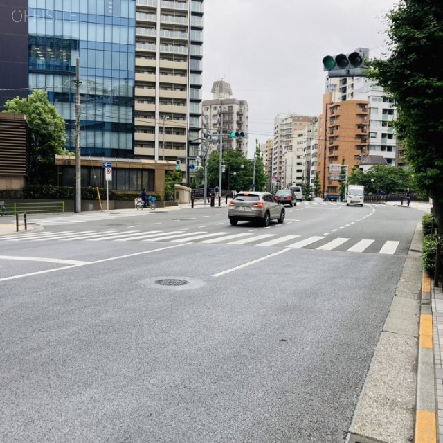 幸ビル　ビル前面道路