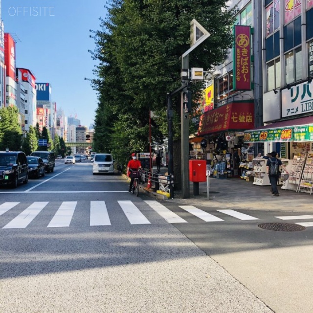 恵光ビル 前面は中央通り