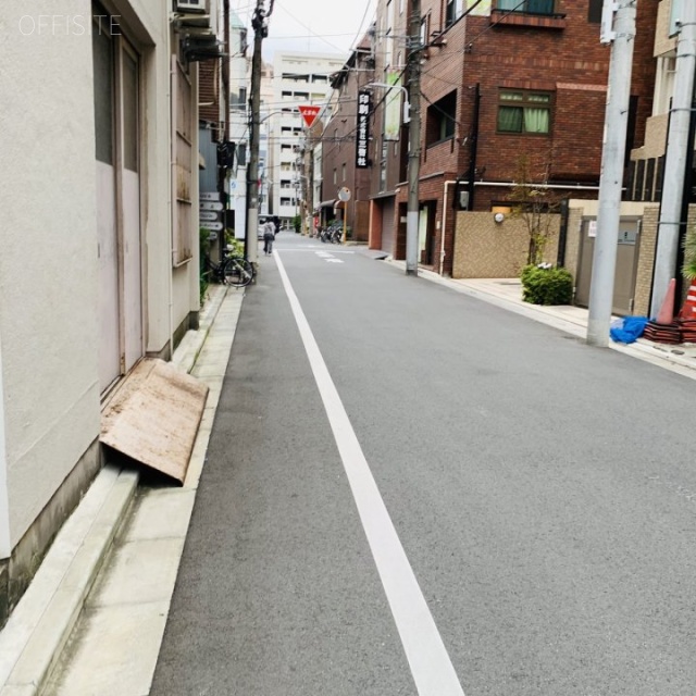 ニュー中島ビル ビル前面道路