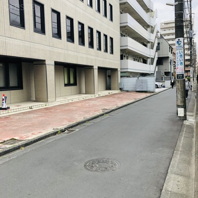 KTビルA館 ビル前面道路