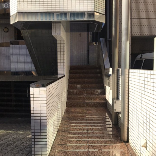 小倉ビル エントランス