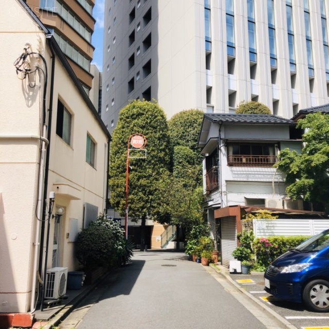 上杉ビル ビル前面道路
