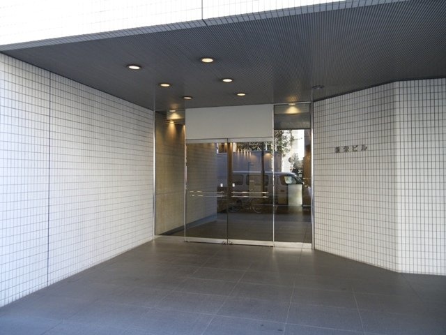 新栄ビル エントランス