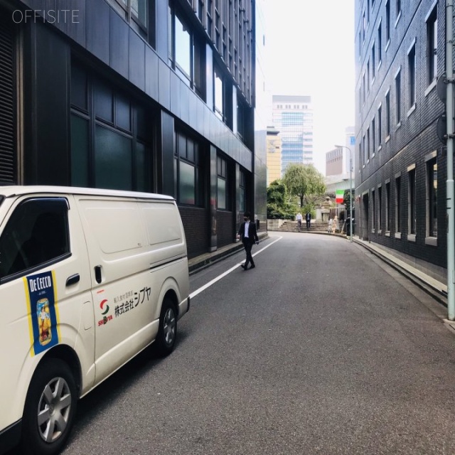 日本橋ビル ビル前面道路