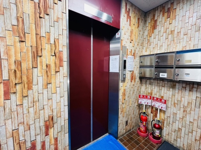 南日本ビル　エントランス