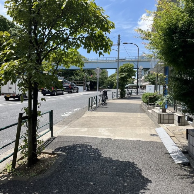 アーバン芝公園 前面道路