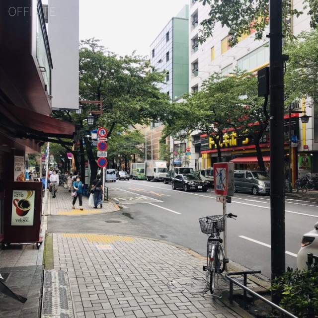 オーシー中野ビル ビル前面道路