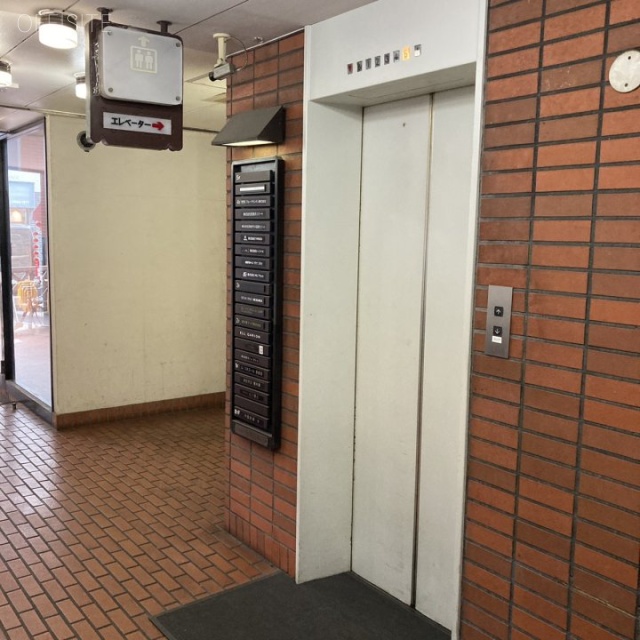 赤坂フローラルプラザ エレベーター