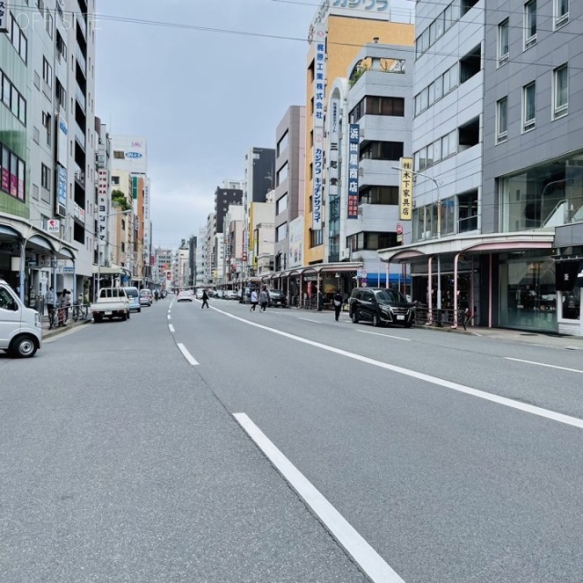 堀川ビル ビル前面道路