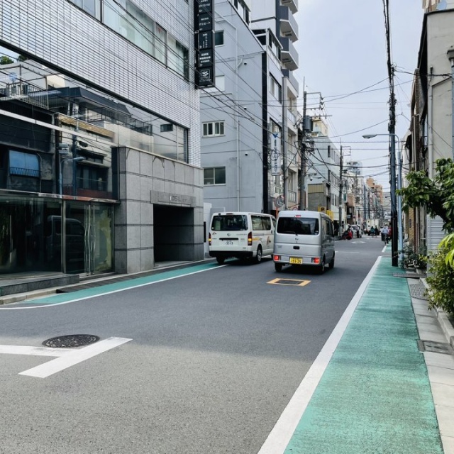 アイデアルビル ビル前面道路