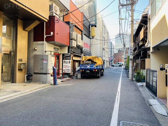 NSビル　前面道路