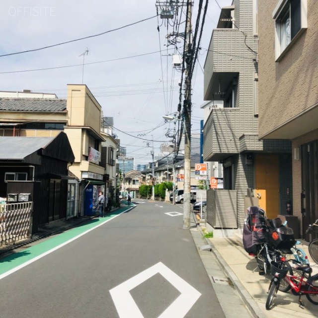 鈴木ビル ビル前面道路
