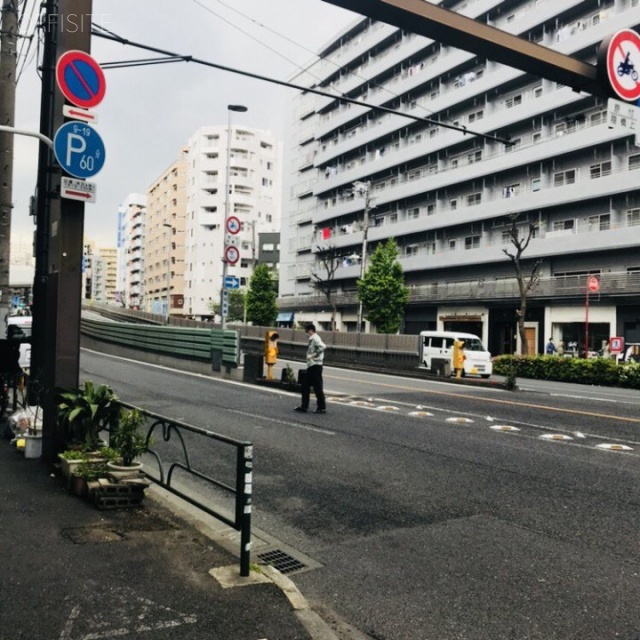 日興パレス東山ビル　ビル前面道路