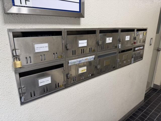 本間屋ビル　メールボックス