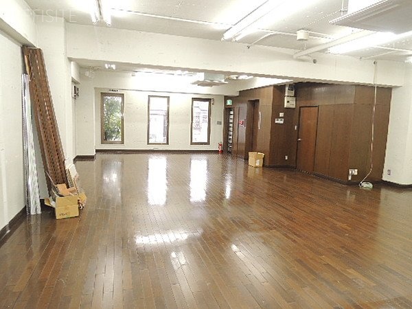ジャヌービル　室内