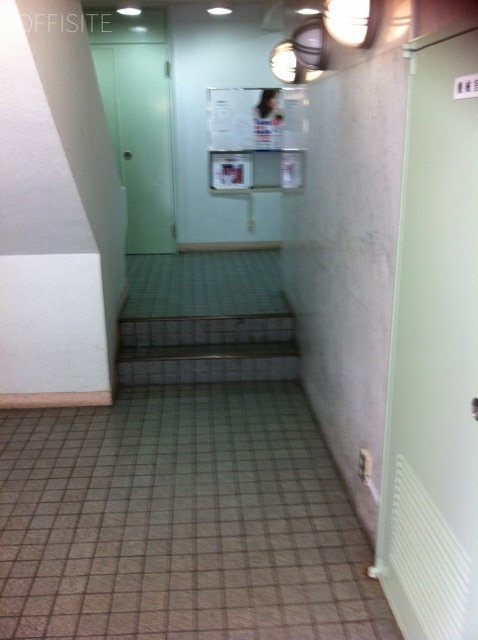美鈴ビル エントランス