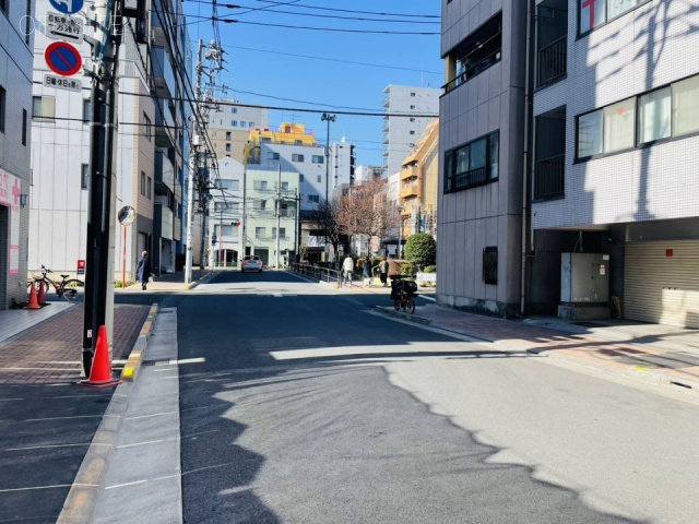 クレストビル　前面道路