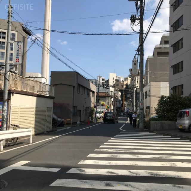 VORT渋谷桜丘 ビル前面道路