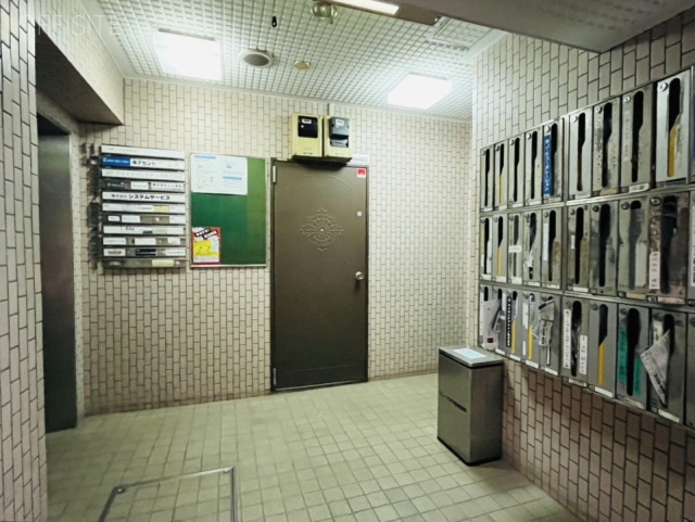 サニープラザ新宿御苑 エントランス