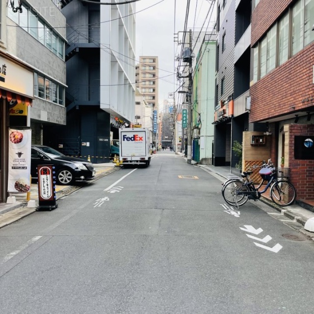 きりやビル 前面道路