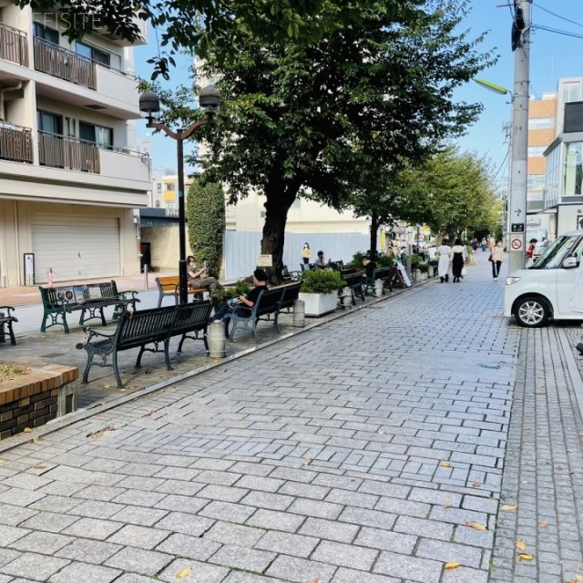 八沢川ビル ビル前面道路