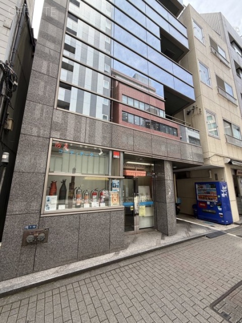 神田松楠(ショウナン)ビル　1階は消化器の会社