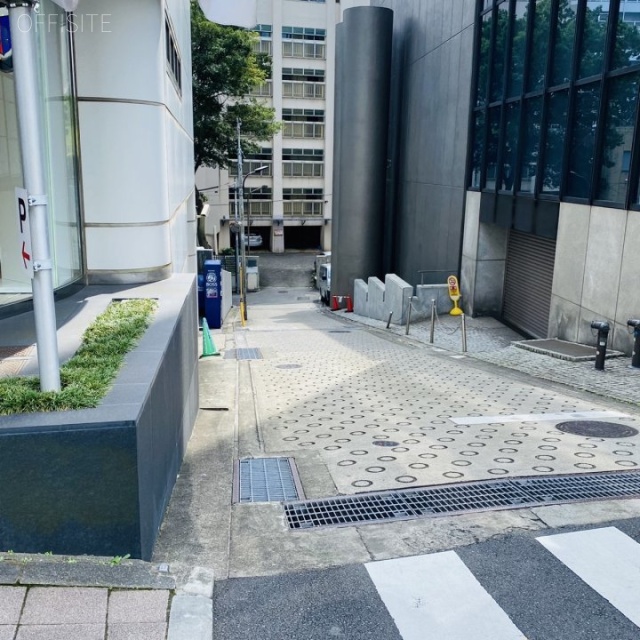 アトム青山タワー 駐車場