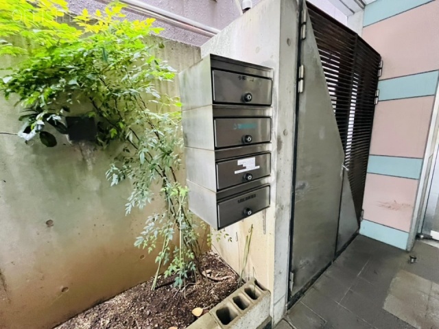 西新宿小林ビル エントランス