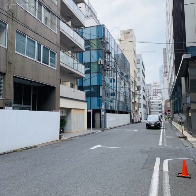坂詰ビル ビル前面道路