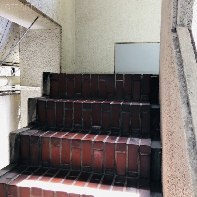 ミツワ神保町ビル エントランス