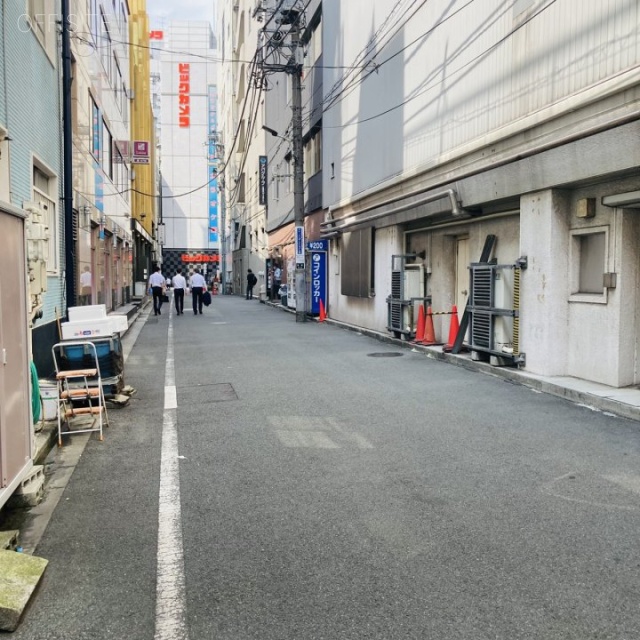 赤坂中村屋ビル ビル前面道路
