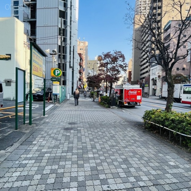 メゾン旭 前面歩道