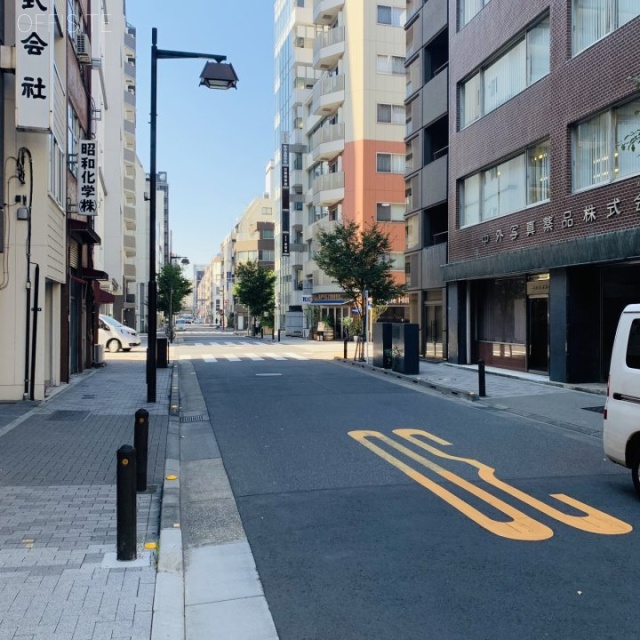 日本橋銀三ビル ビル前面道路