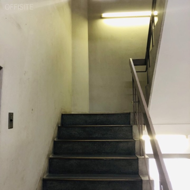 平沢ビル エントランス