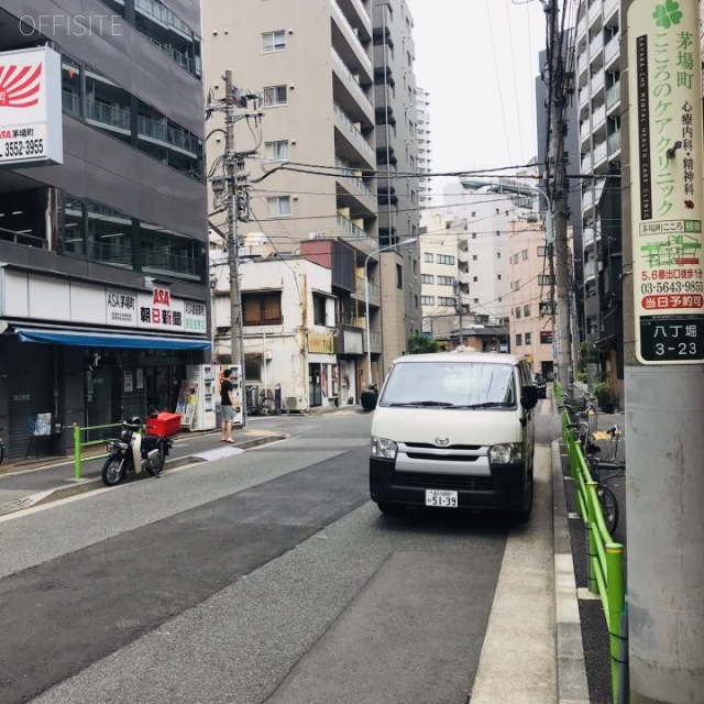 スカイハイム ビル前面道路