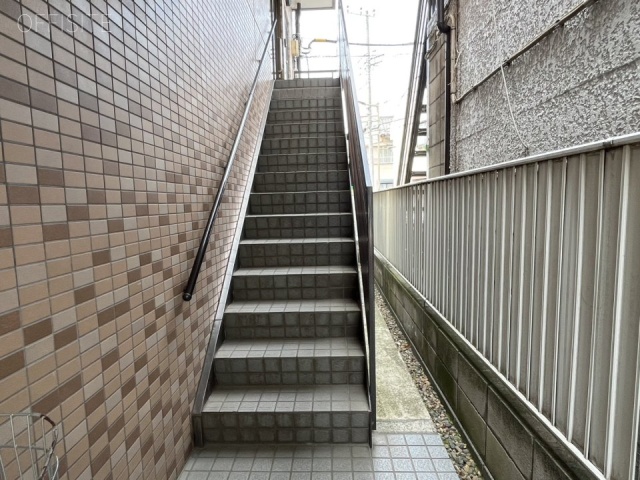 足立ビル　エントランス